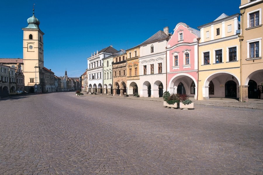 Smetanovo náměstí s podloubím v Litomyšli